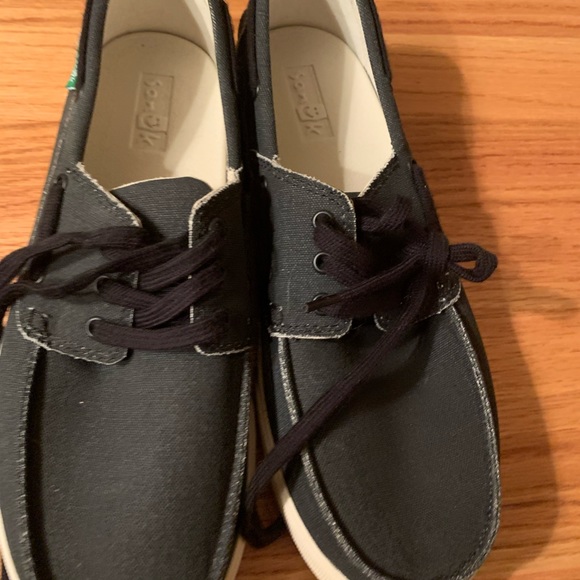 10 pairs of brand new Sanuk’s size 8 men’s main image 5